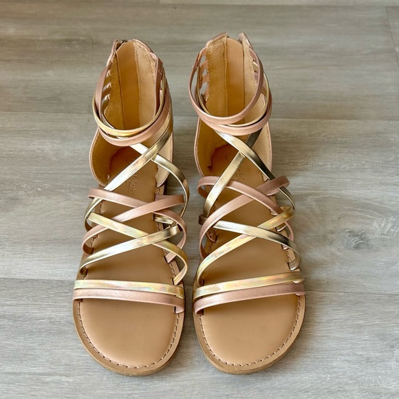 Cute Cat & Jack strappy sandals - Picture 2 of 6